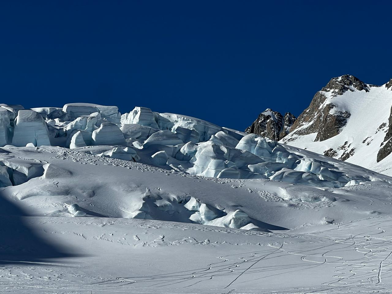 Glacier landing — traveller photograph